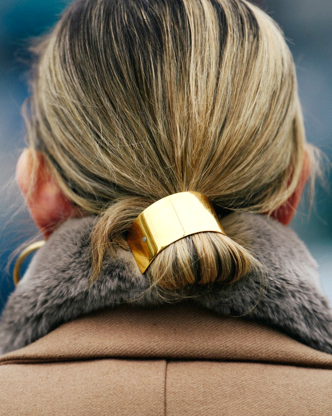 Oui aux accessoires capillaires susceptibles de booster un look classique !