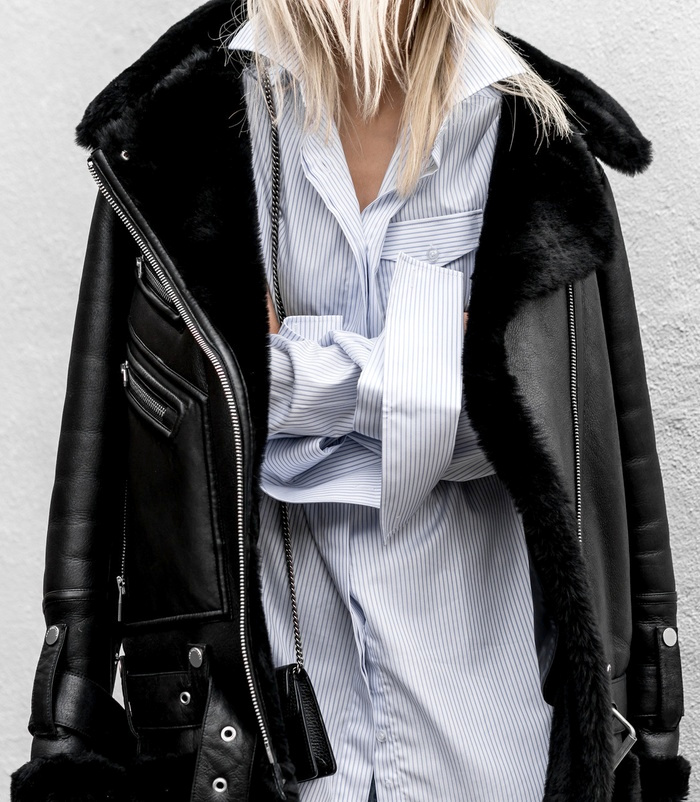 Blouson en cuir oversize + longue chemise � rayures = le bon mix
