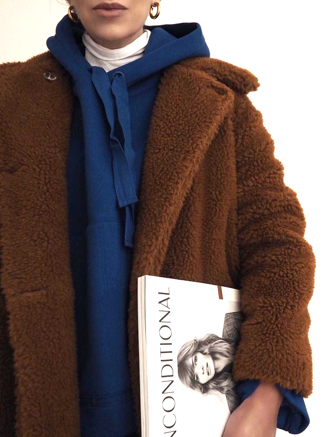 Marron + bleu cobalt + blanc + touche de dor� = le bon mix