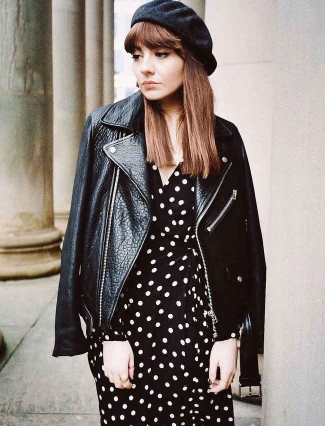 Perfecto noir + robe � pois = le bon mix