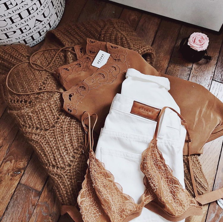 On ne se lasse pas de l'association blanc/cama�eu de teintes caramel