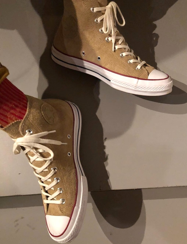 Le cuir su�de sied particuli�rement bien aux Converses !
