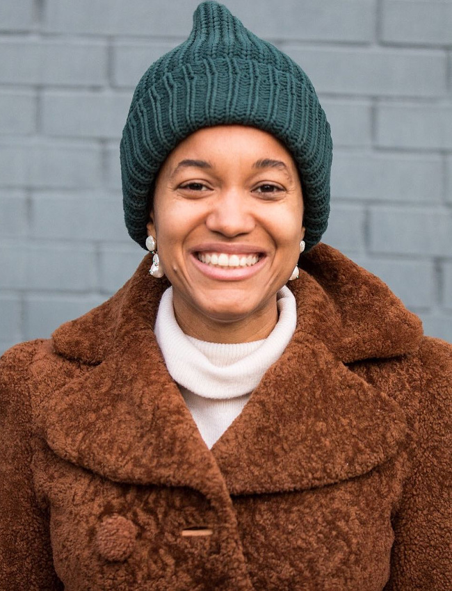 Manteau cosy/chic caramel + bonnet vert sapin = le bon mix