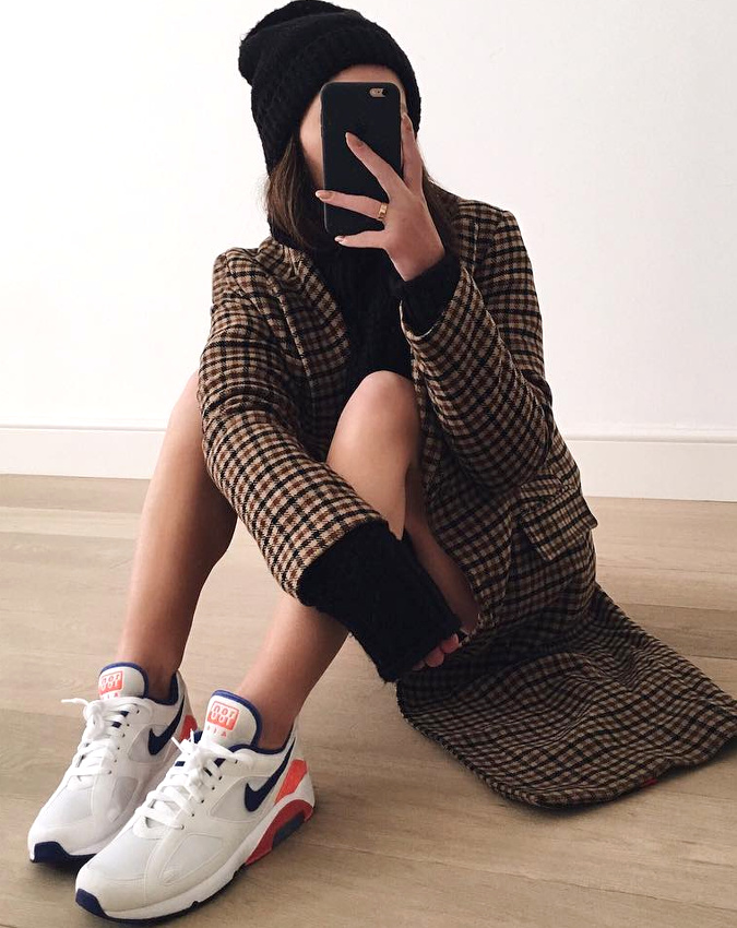 Runnings + pardessus � petits carreaux = le bon mix