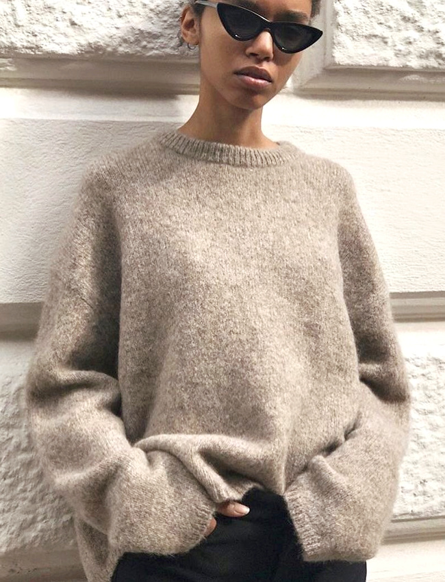 Pull oversize + lunettes de soleil cat eye nouvelle g�n�ration = le bon mix
