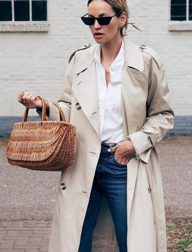 Panier + trench = le bon mix