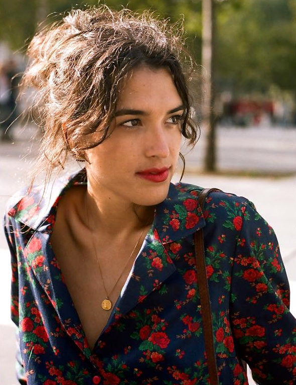 Rien de tel qu'un trait de rouge � l�vres pour sophistiquer un look printanier !