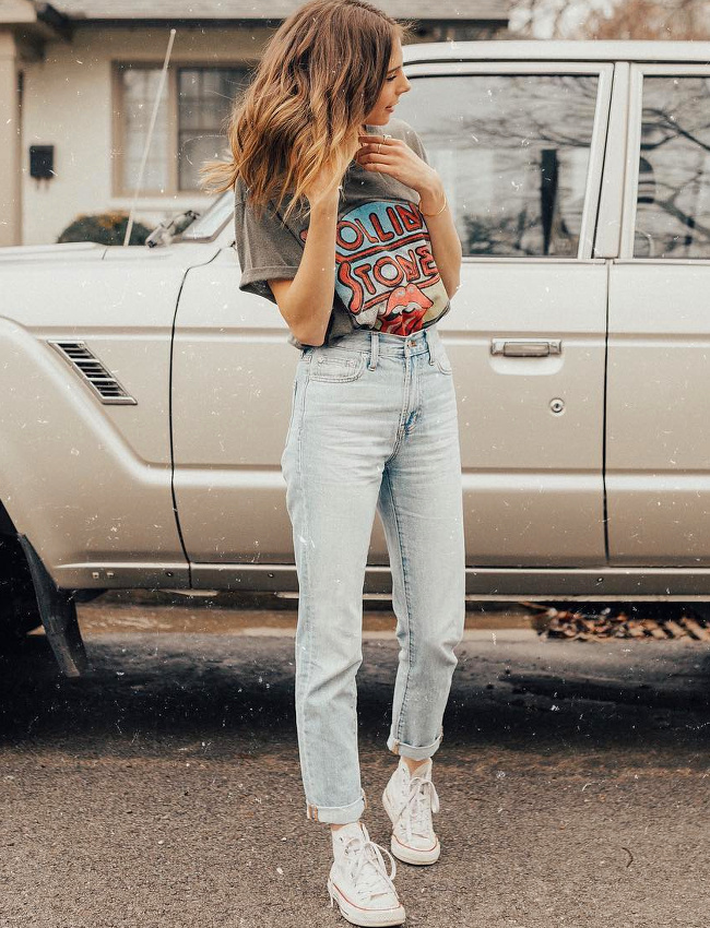 Tee-shirt rock + jean taille haute 7/8 + converses = le bon mix