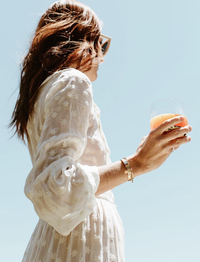 M�lant transparence, broderies d�licates et ampleur romantique, cette robe D�en a tout bon !