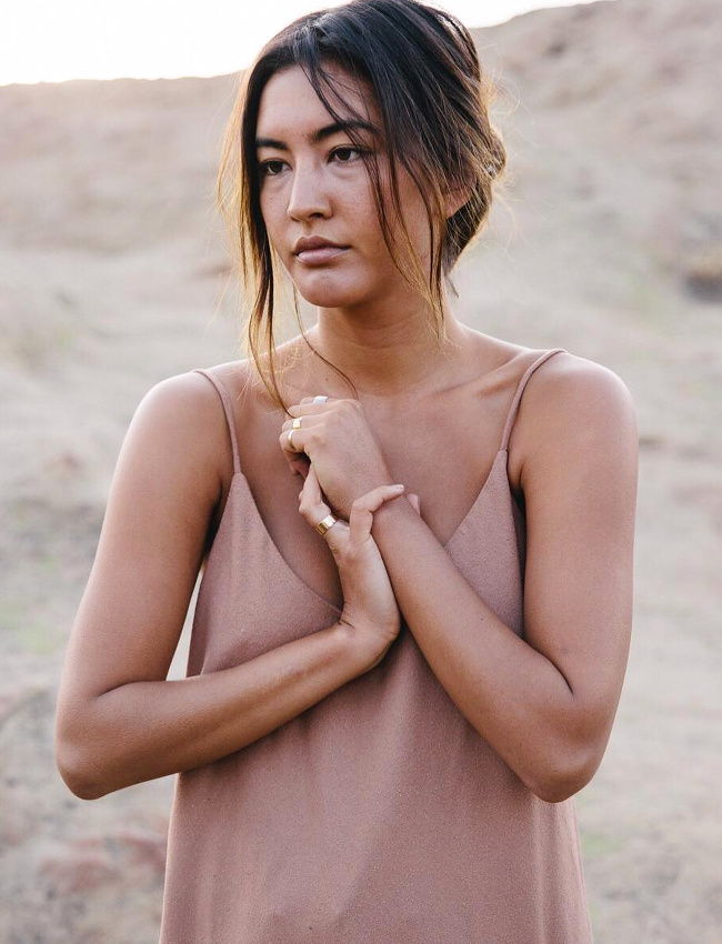 Rien de plus charmant qu'une beaut� chiffonn�e par le sommeil...