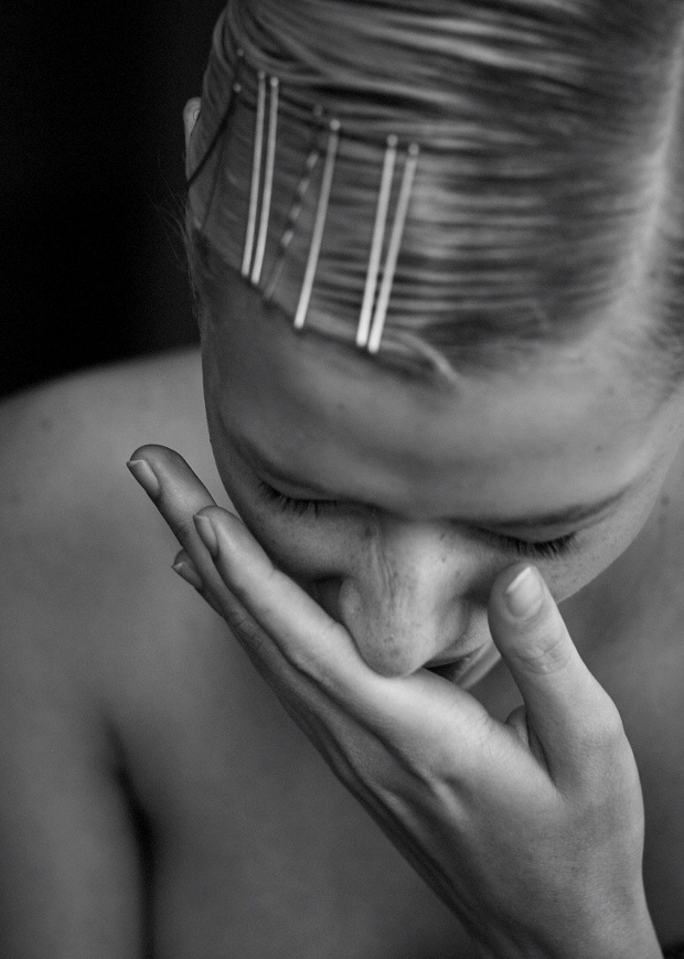 Rien de tel que quelques petites pinces � chignon pour styliser les coiffures les plus sages !