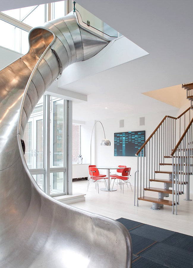 Wanted : un toboggan int�rieur !