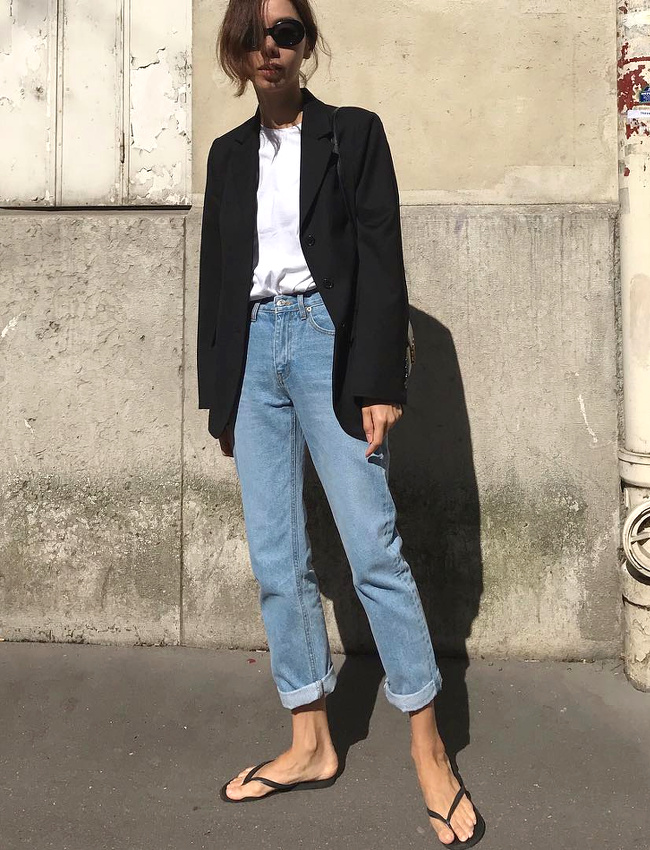 Pour ou contre le port des tongs en ville ?