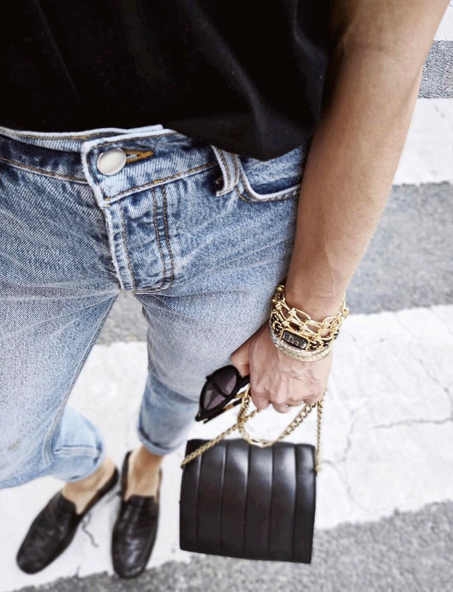 Noir + jean d�lav� + touche de dor� = le bon mix