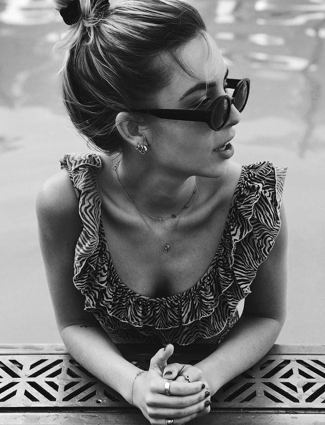 Cette saison, les volants affolent les maillots de bain une pi�ce !