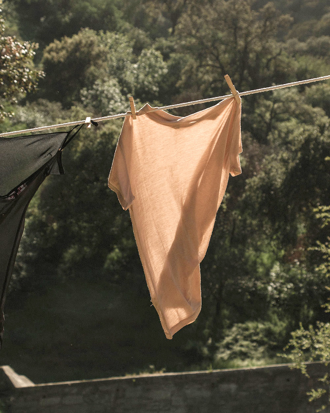 L'�t�, ce temps d�licieux o� les v�tements s�chant au soleil se gorgent des parfums de la nature environnante...