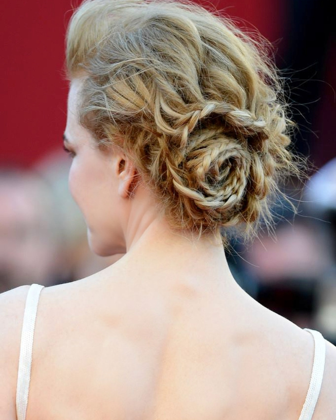 Le chignon tress� esprit nid d'oiseau : la parfaite coiffure coiff�e/d�coiff�e !