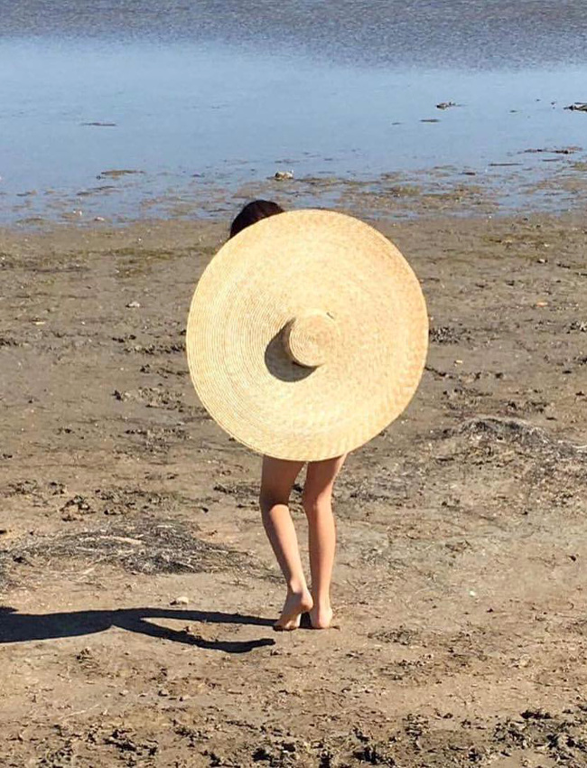 Cette saison, le parasol se d�cline en mode accessoire...