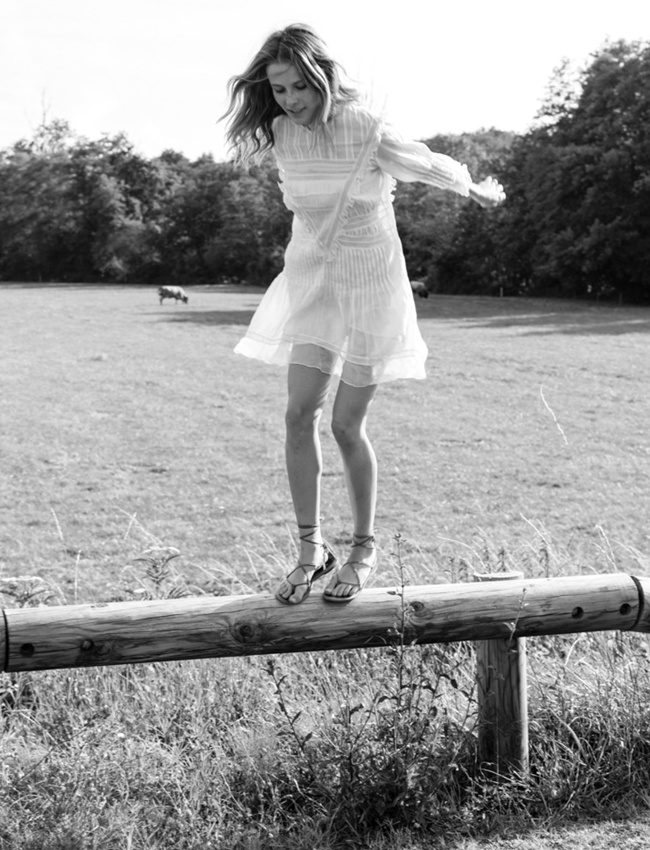 Mini robe romantique + bonne humeur + l�g�ret� = le bon mix