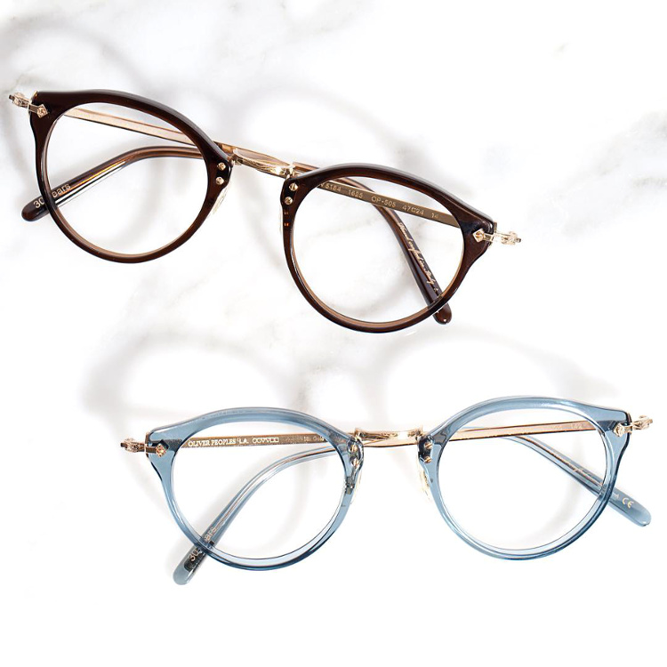 Bleu ciel + lunettes de vue = le bon mix