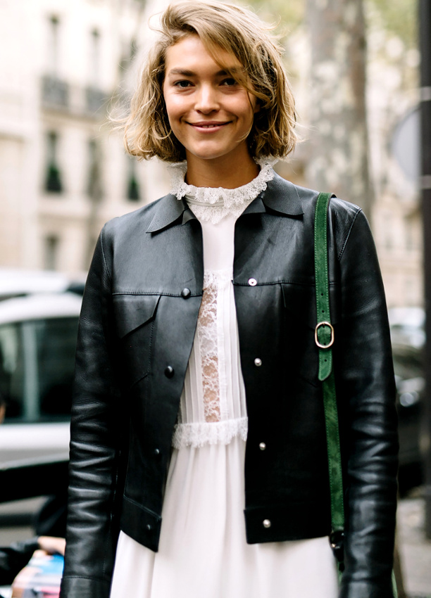 Rigueur du cuir + romantisme de la dentelle = le bon mix