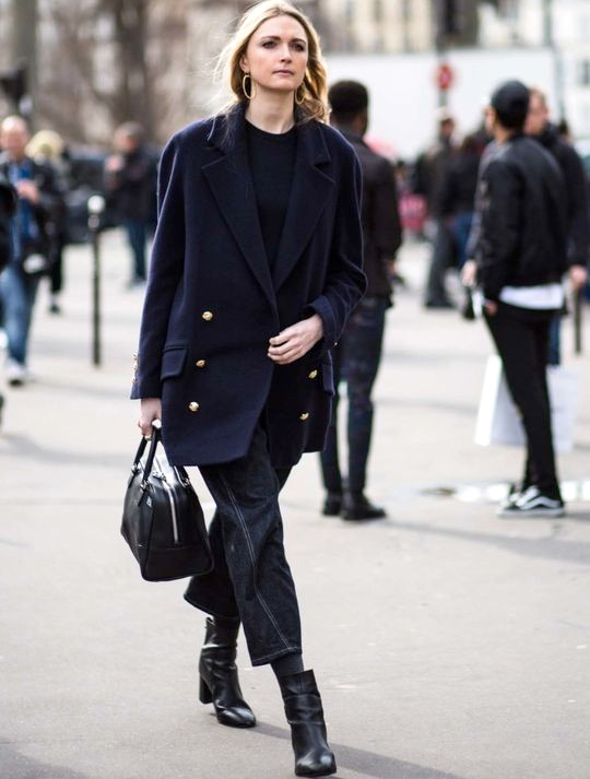 Noir + bleu marine = le bon mix