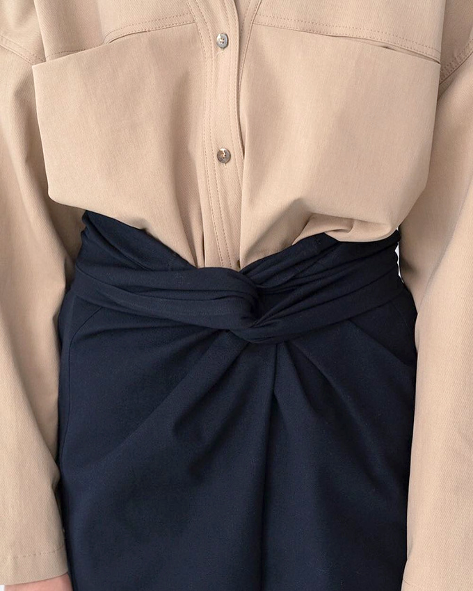 Drap� f�minin + rigidit� utilitaire = le bon mix