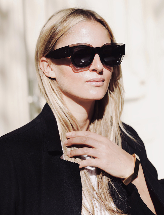 Wanted : d'immenses lunettes noires C�line �poque Phoebe !