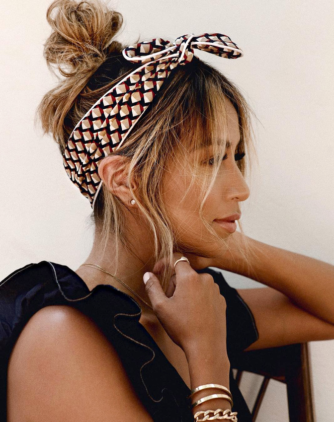 Rien de tel qu'un bandeau graphique pour sophistiquer une coiffure coiff�e/d�coiff�e !