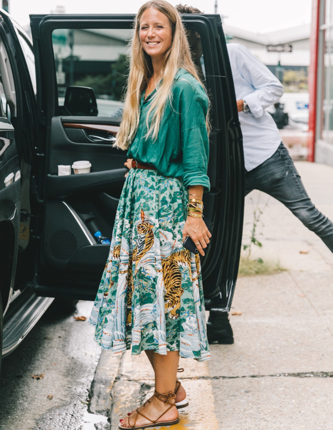 Note pour le futur : collectionner les amples jupes midi aux imprim�s originaux