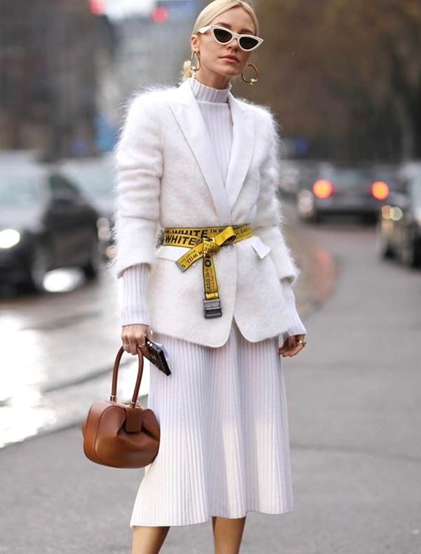 Ne jamais h�siter � improviser une ceinture avec un peu tout et n'importe quoi !