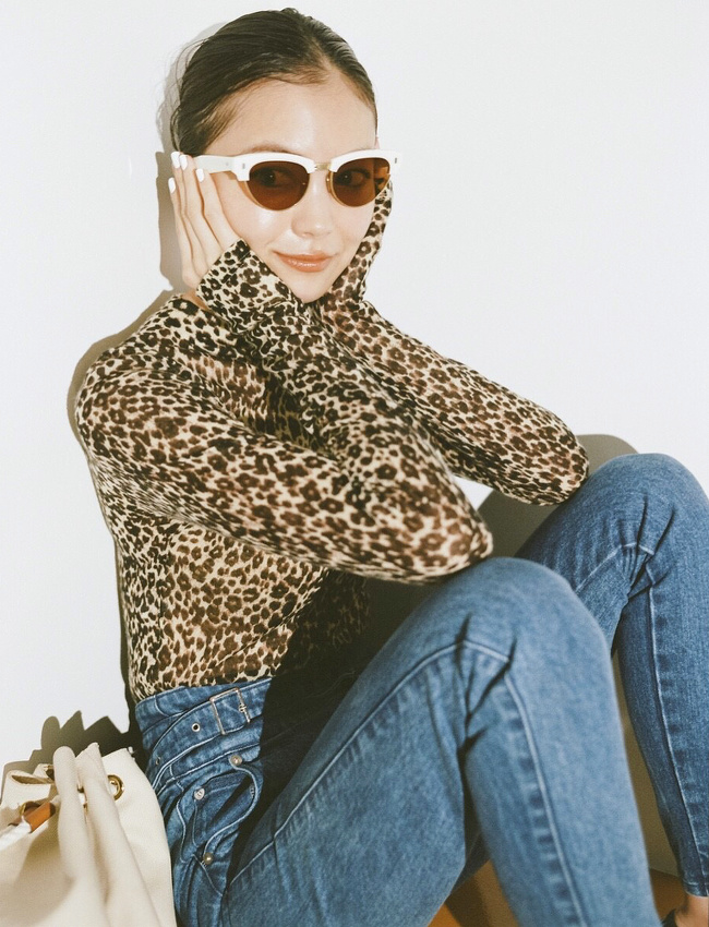 Arbor� avec espi�glerie, le sous-pull l�opard devient envisageable