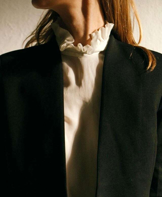 Trouver une variante � la chemise blanche est souvent une bonne id�e !