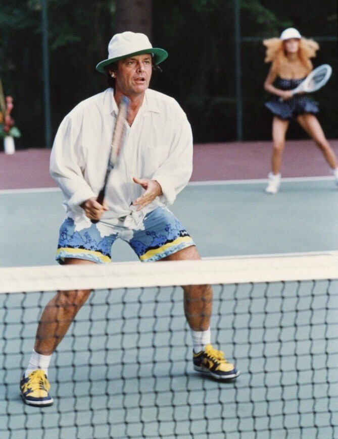 Trouver la tenue parfaite pour un match de tennis dominical... tout un art !