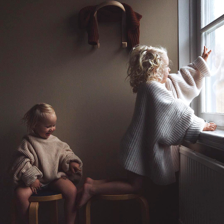 Petit plaisir : se lover dans un pull bien trop grand !