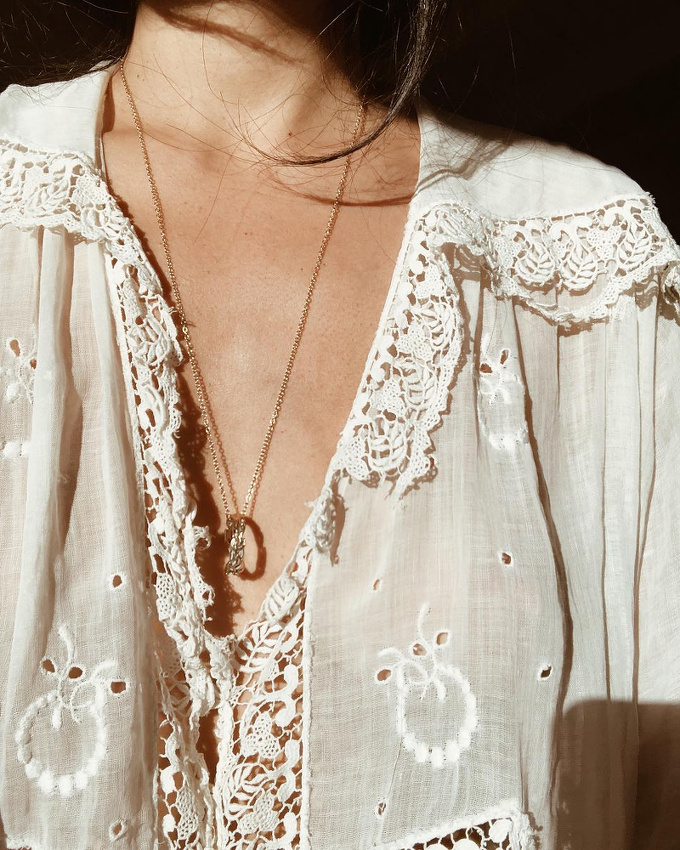 Porter la bague d'un �tre cher en guise de pendentif, ou comment l'emmener avec soi tout au long de la journ�e...