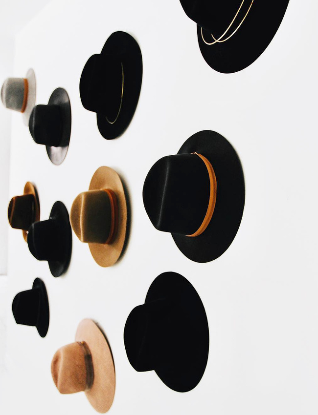 On piquerait bien � Mirjam Flatau l'un de ses sublimes chapeaux !