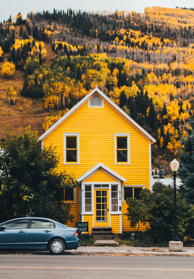 Toujours penser � accorder la teinte de sa maison � celle des alentours !