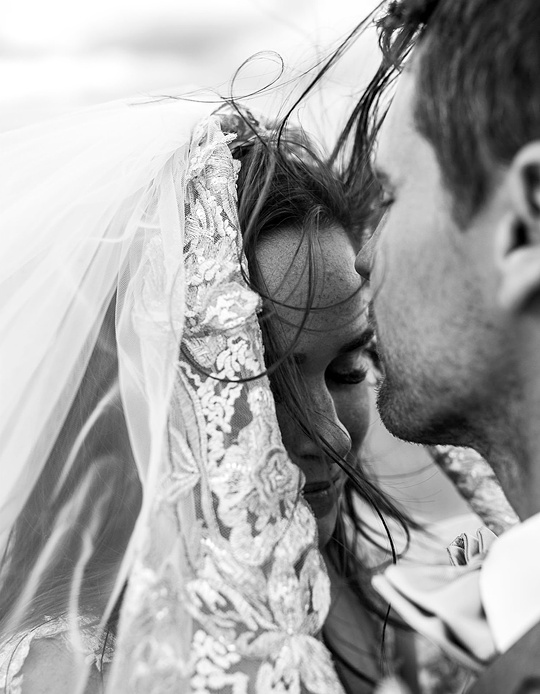 Voile vintage + m�ches rebelles + sourire combl� = le bon mix