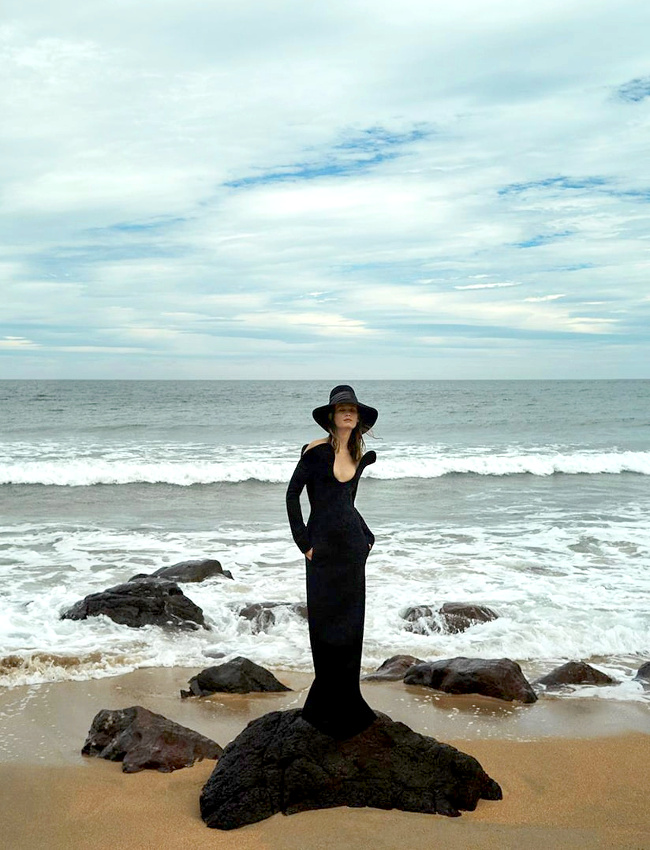 En Petite Sir�ne moderne et un brin m�lancolique tu te r�veras...