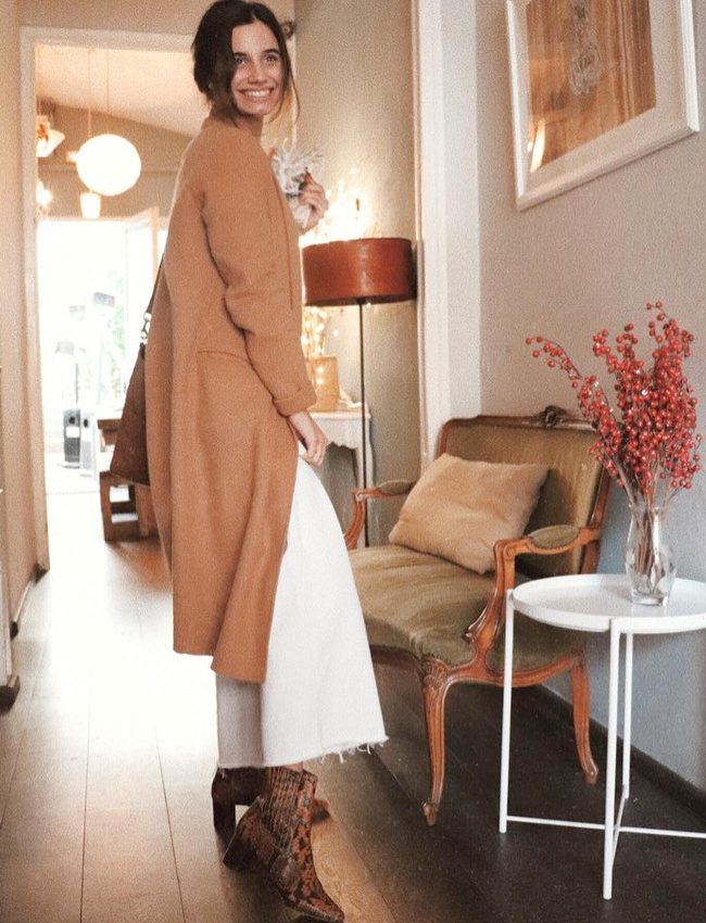 Camel + blanc + imprim� python + maxi sourire = le bon mix