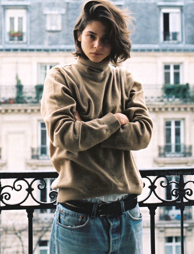 Petit plaisir vestimentaire : se blottir dans des fringues boyish trop grandes !