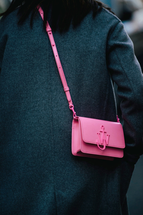 Gris anthracite + rose stabilo = le bon mix