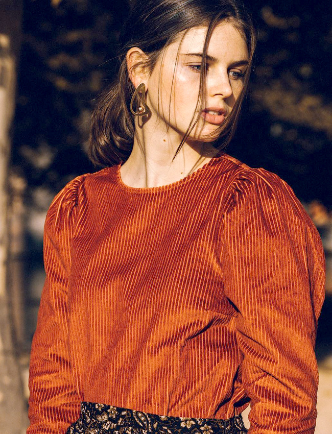 Pour ou contre la rencontre entre velours c�tel� et manches ballon ?