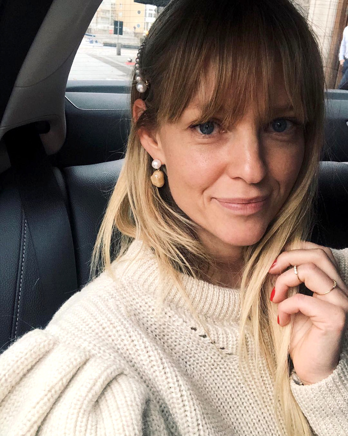 Perles + maxi frange + gros pull = le bon mix