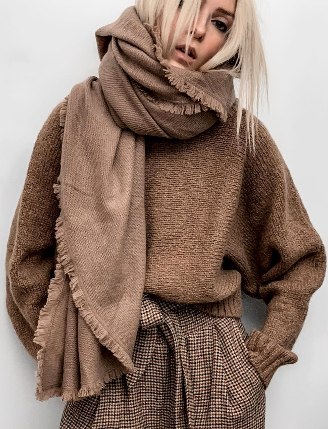 Plus gourmandes que les cama�eux de beiges, les harmonies de teintes caf� au lait ne manquent pas de fashion appeal