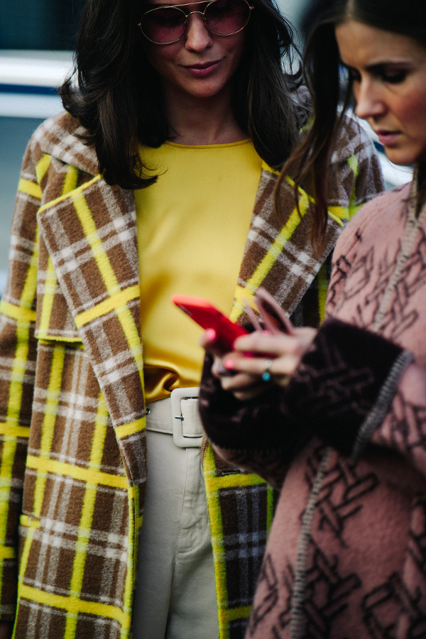 Caf� au lait + jaune = le bon mix