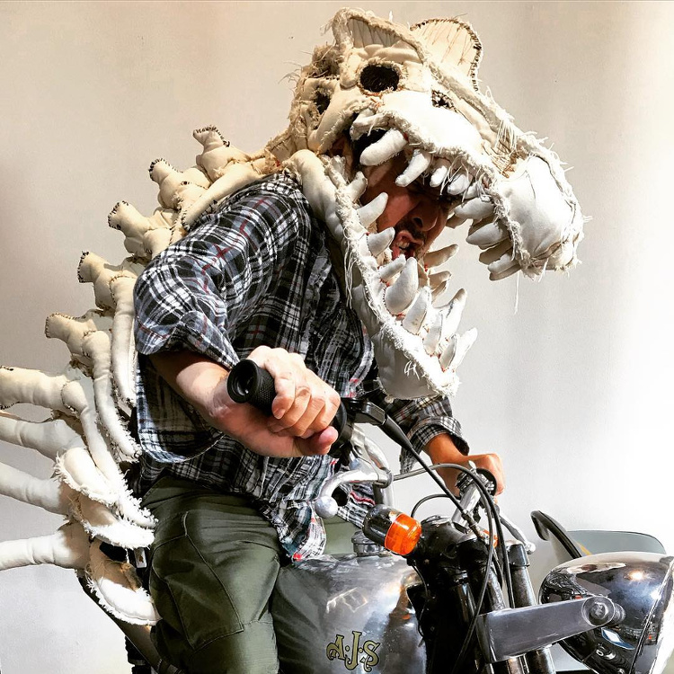 Les exosquelettes de Masakatsu Shimoda ou comment se transformer en personnage de BD le temps de quelques secondes...