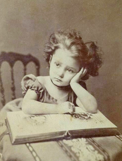 Aussi douloureux que puisse �tre l'ennui, il est souvent n�cessaire pour activer l'imagination...