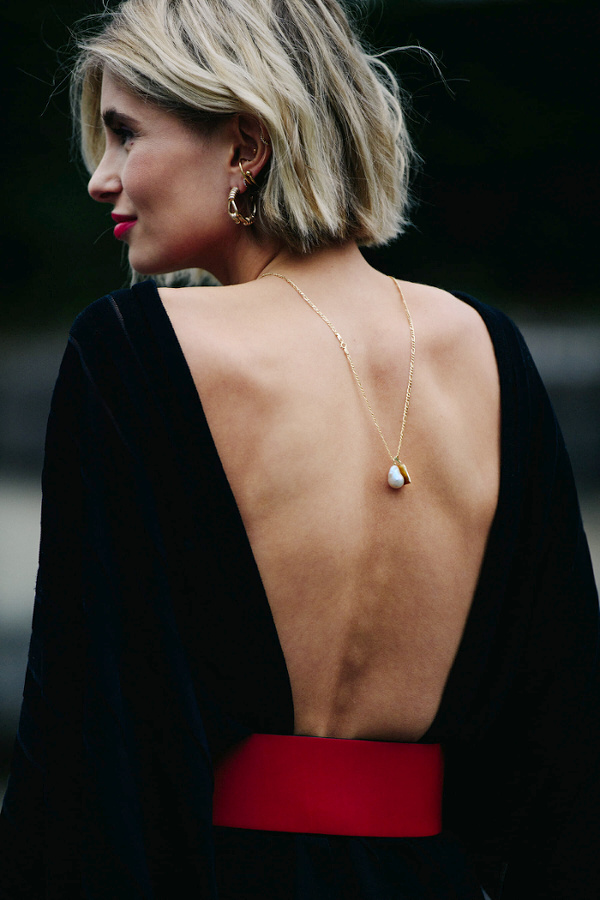 Pour ou contre le pendentif pour d�collet� dorsal ?